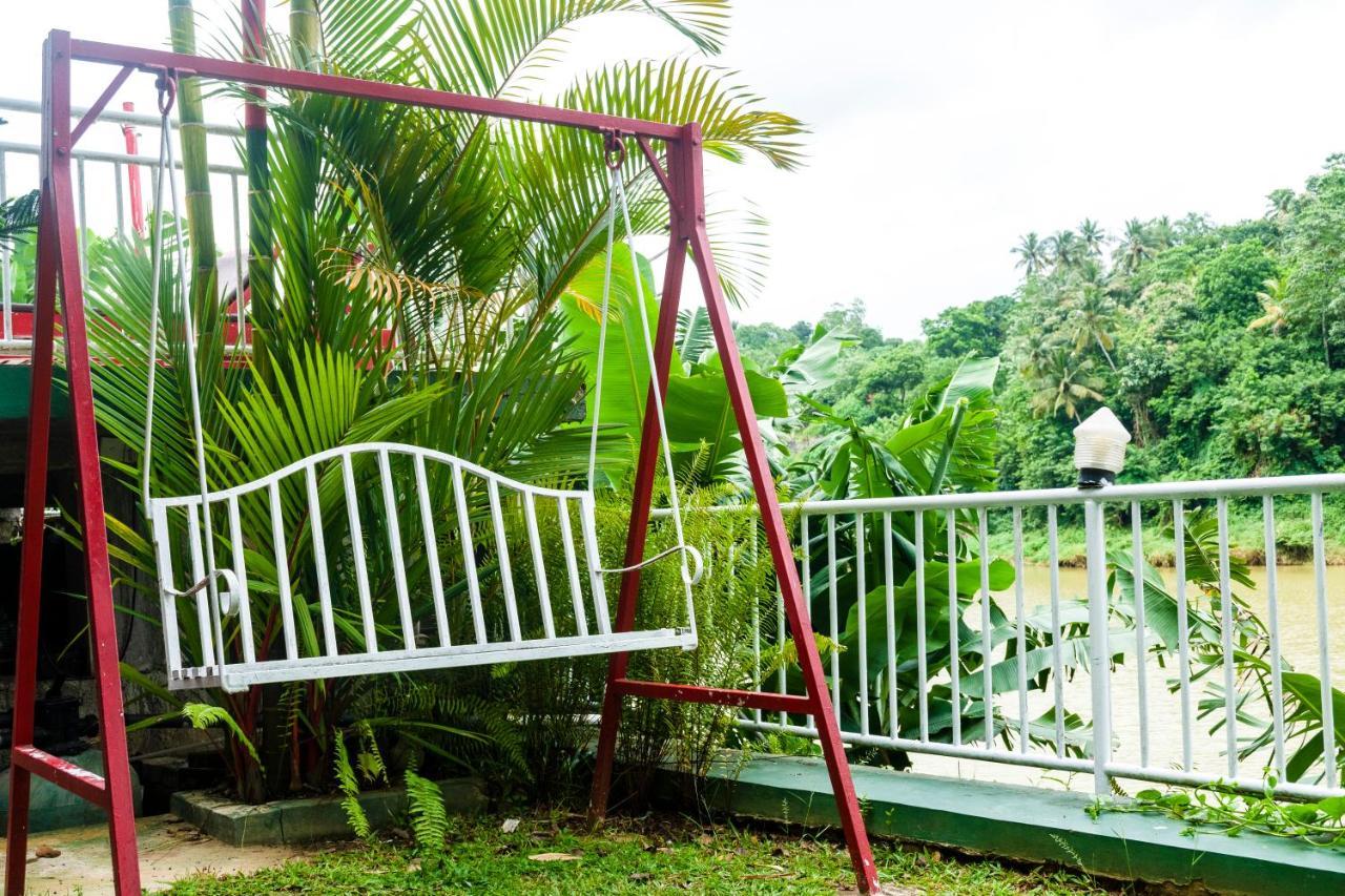 Kandy Riverside Villa Kültér fotó