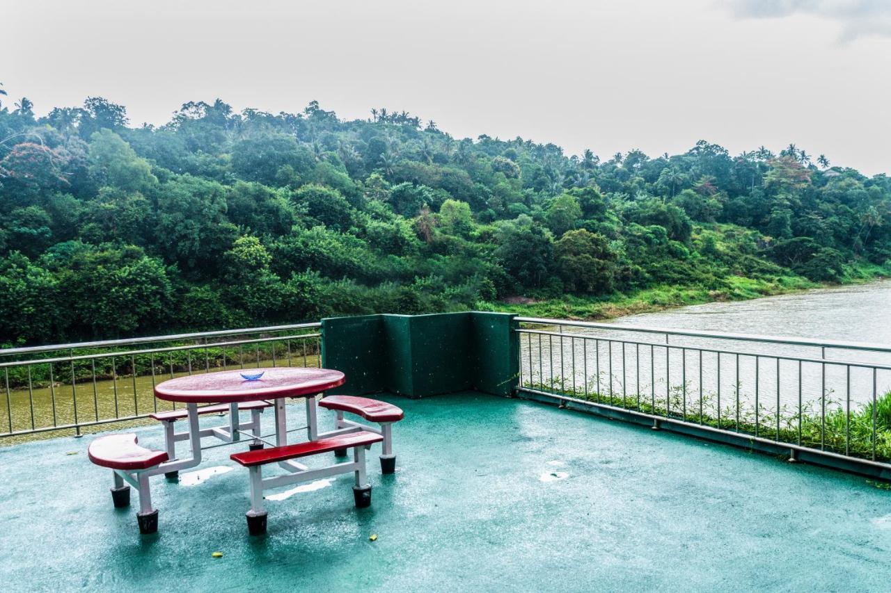 Kandy Riverside Villa Kültér fotó